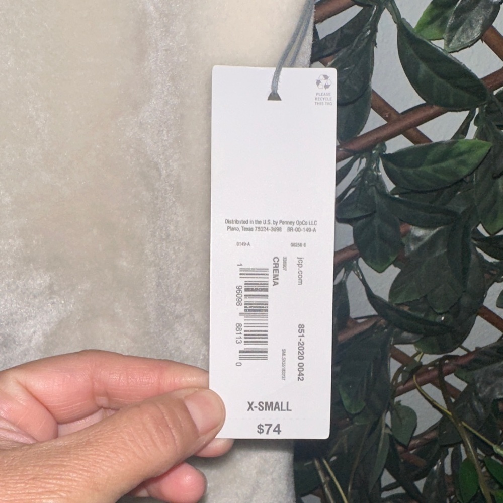 Liz Claiborne Cream Fleece Vest - Picture 5 of 7